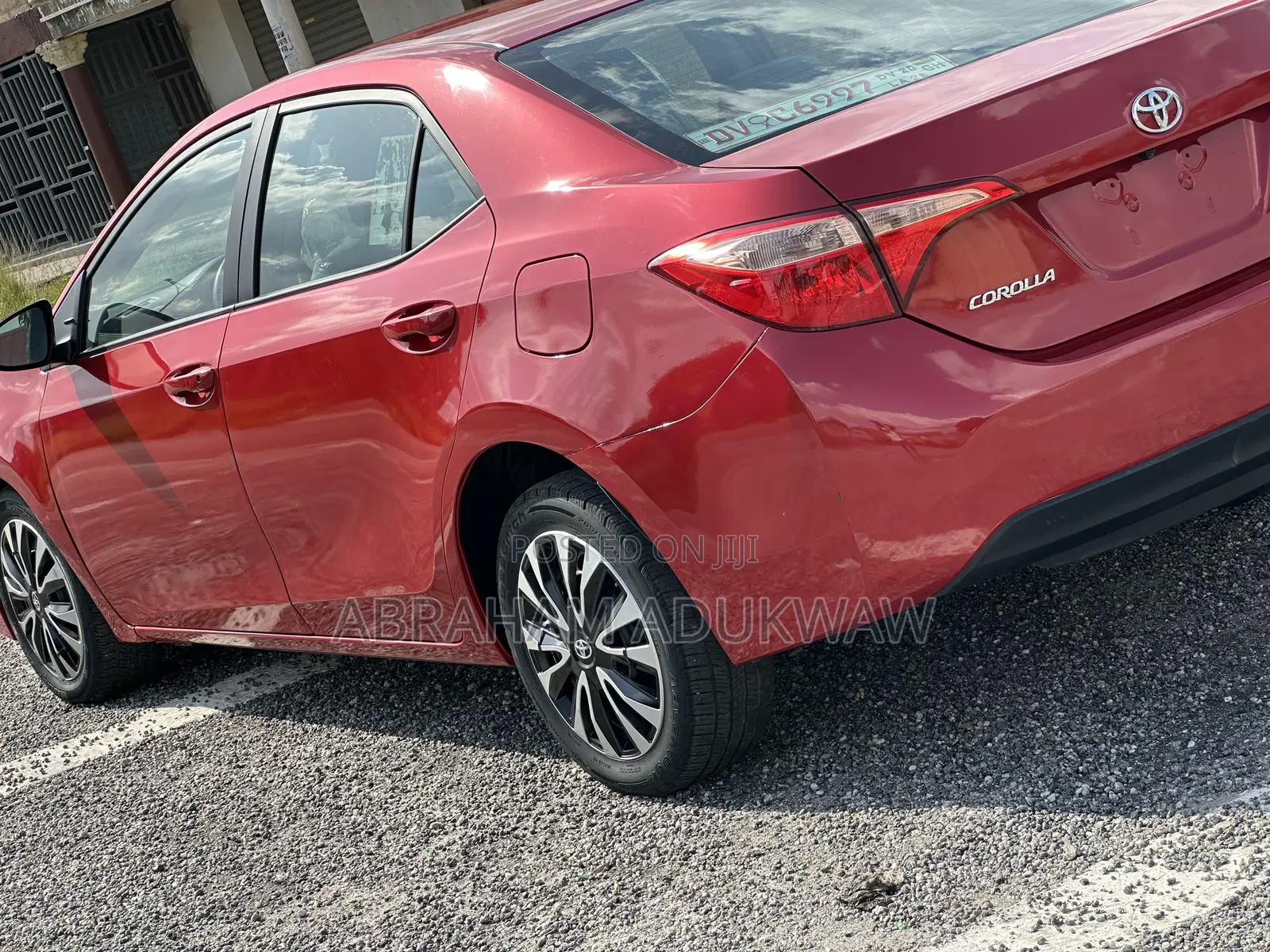 Toyota Corolla LE ECO 4dr Sedan (1.8L 4cyl CVT) 2017 Red