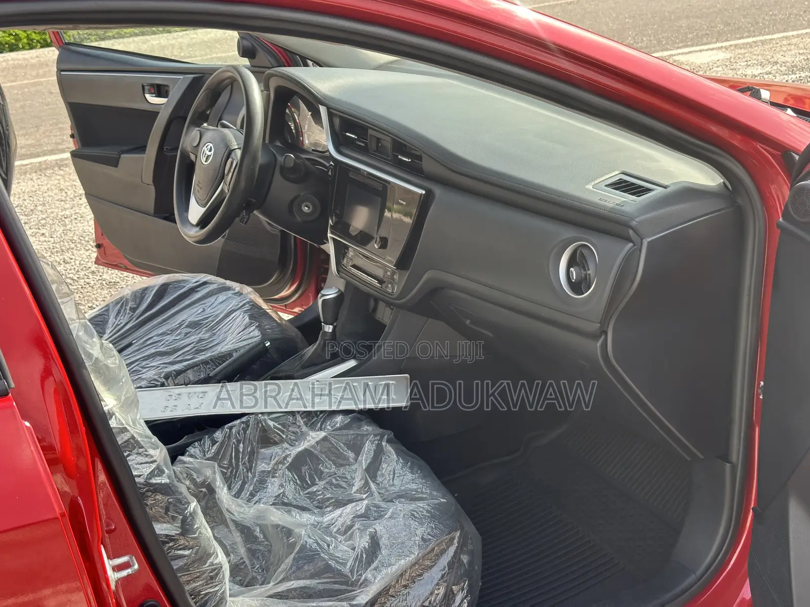 Toyota Corolla LE ECO 4dr Sedan (1.8L 4cyl CVT) 2017 Red