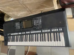 Yamaha PSR S775 Keyboard