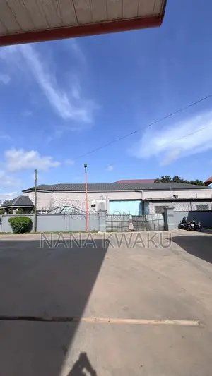 Self Gated Warehouse for Rent at a Roadside