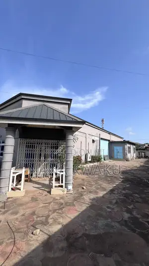 Self Gated Warehouse for Rent at a Roadside
