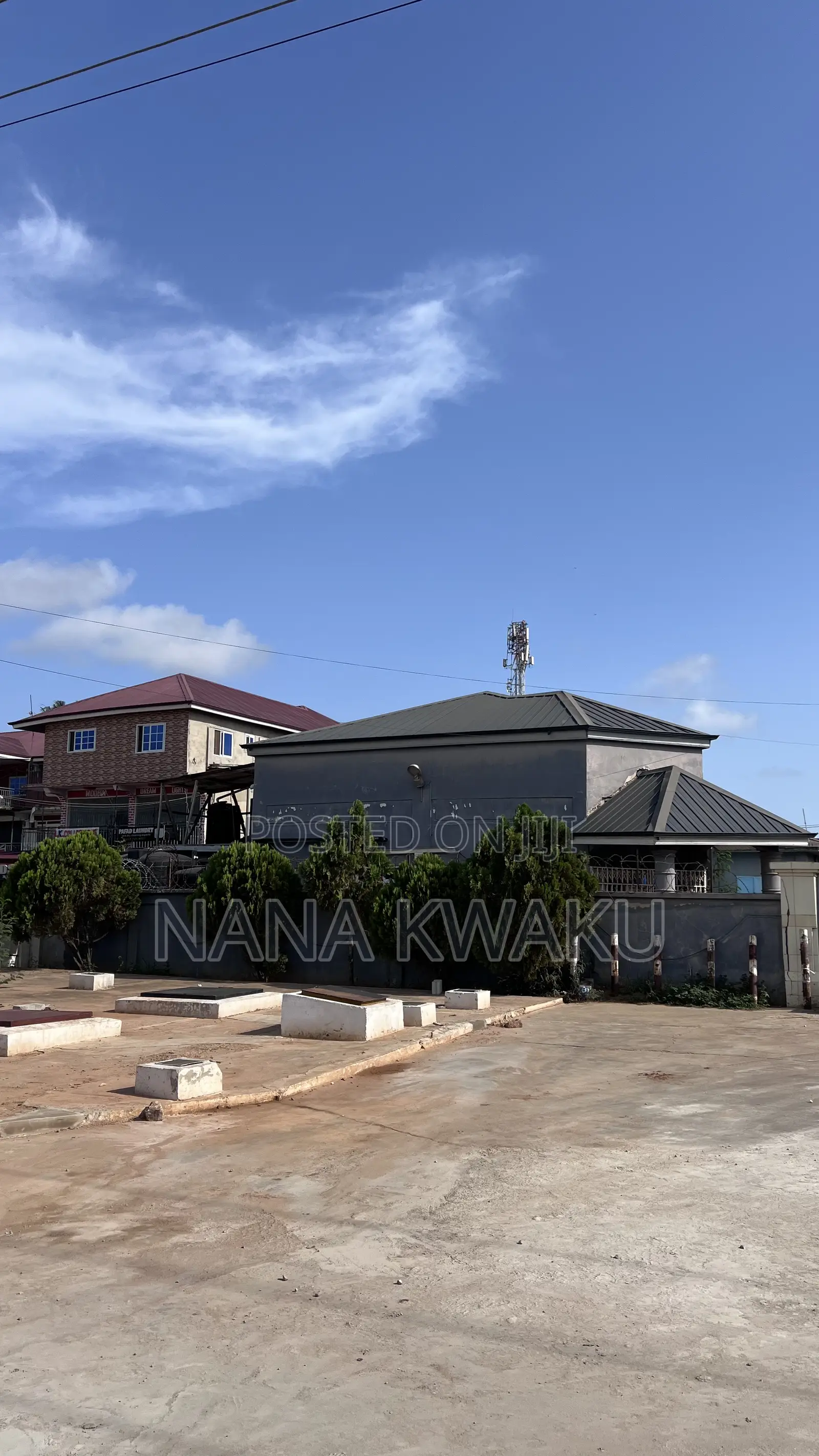 Self Gated Warehouse for Rent at a Roadside