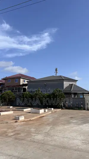 Self Gated Warehouse for Rent at a Roadside
