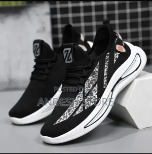 Men Sneakers Black and White Colour
