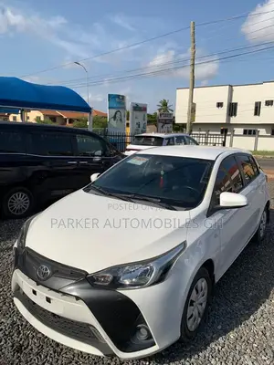 Toyota Yaris L Hatchback 3dr 2016 White