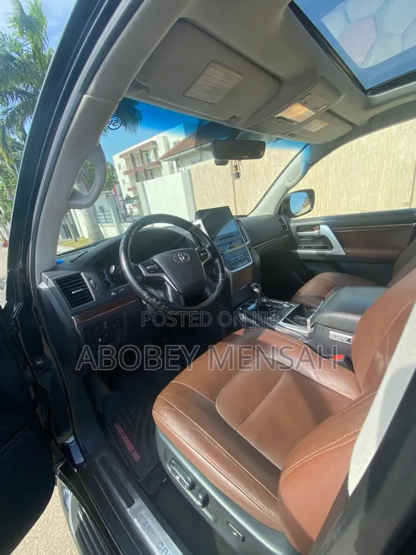 Toyota Land Cruiser 5.7 V8 VX-S 2021 Black