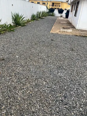 5bdrm House in Lashibi for sale