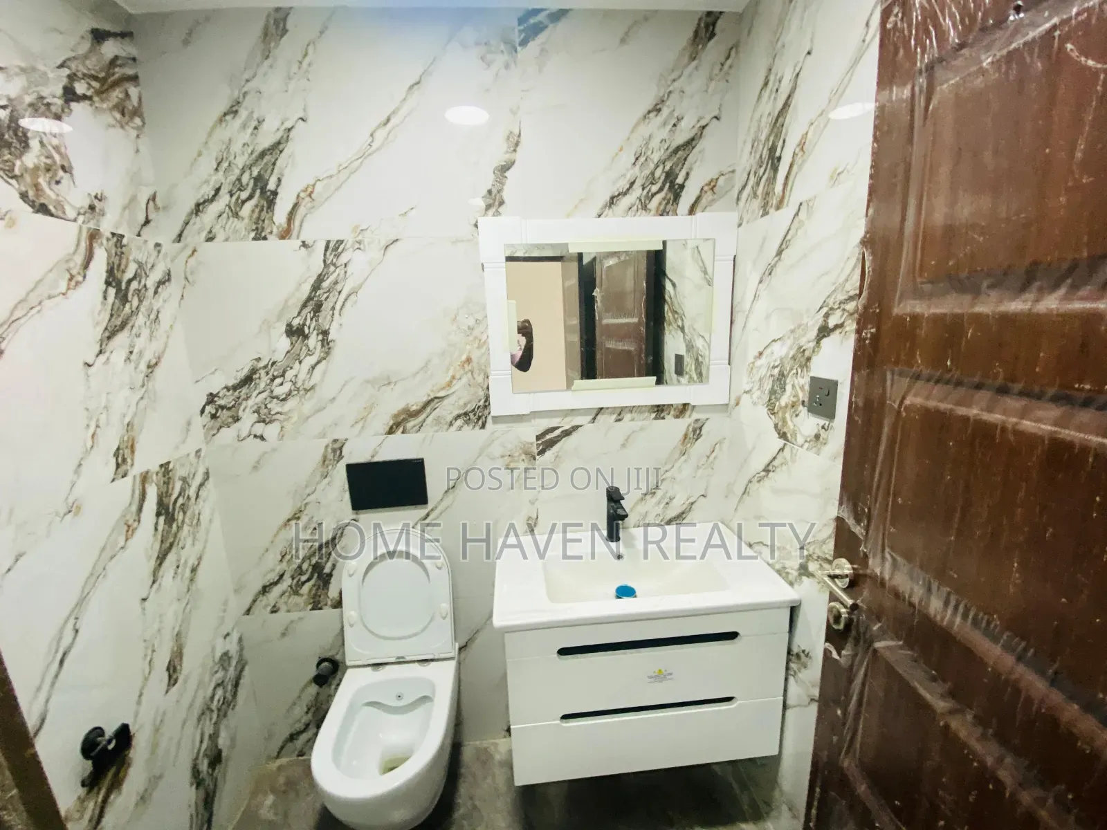 178 Square Meter Office Space for Rent at Labone