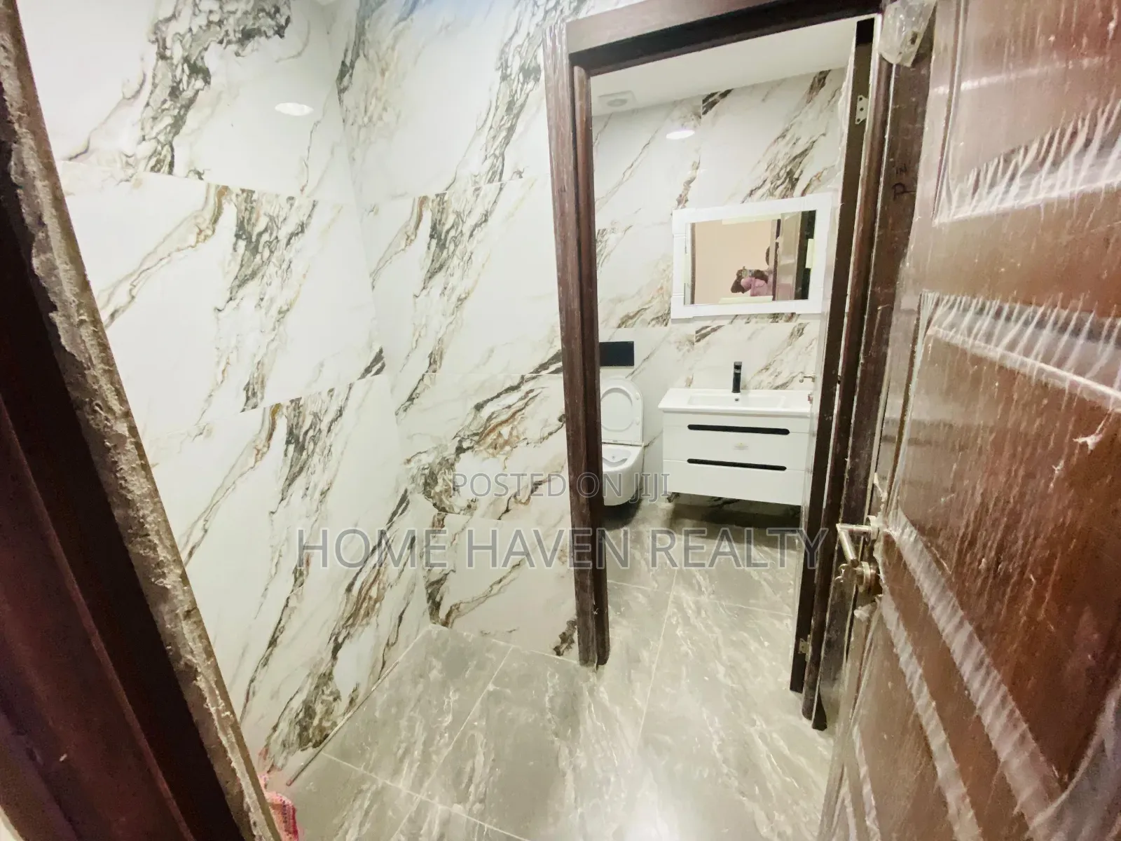 178 Square Meter Office Space for Rent at Labone