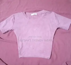 The Crop Tee That Goes With Everything Yeesha’S “Clean Crop Tee”