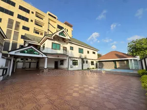 Furnished 6bdrm House in East Legon Main, Boundary Road Area for rent