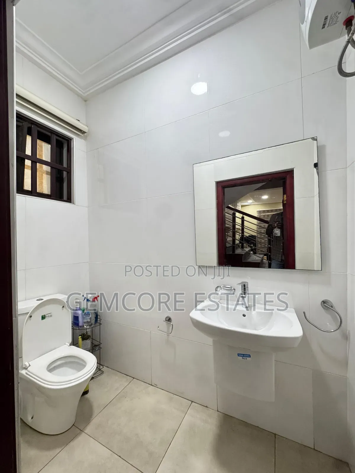Furnished 6bdrm House in East Legon Main, Boundary Road Area for rent