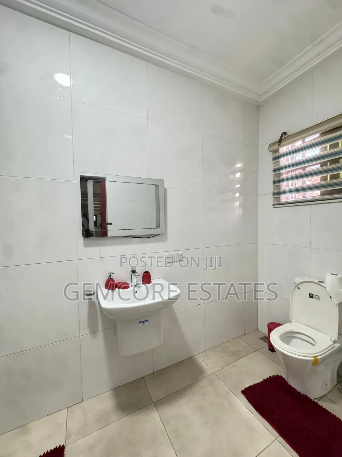 Furnished 6bdrm House in East Legon Main, Boundary Road Area for rent