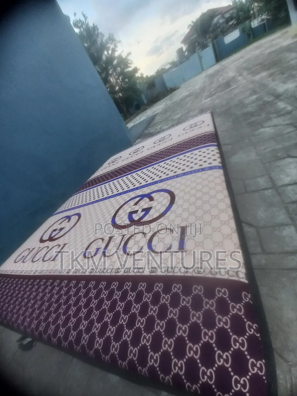 Azokul Furnitures