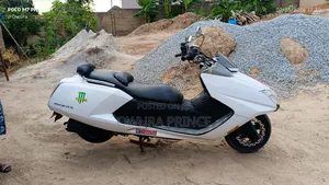 Yamaha Crux 2025 White