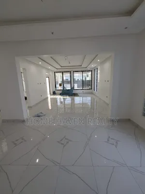 3bdrm House in Achimota Cfc Estate, The Mall for sale