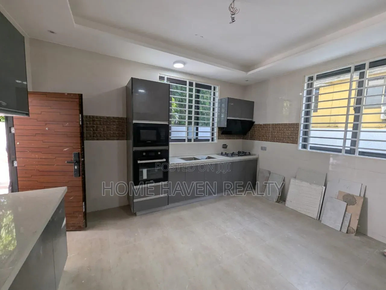 3bdrm House in Achimota Cfc Estate, The Mall for sale