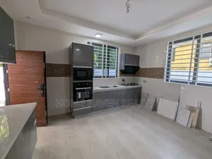 3bdrm House in Achimota Cfc Estate, The Mall for sale