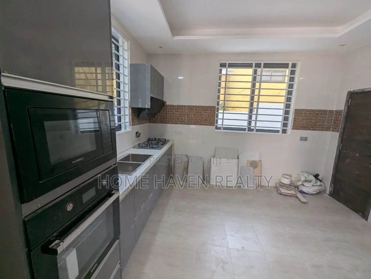 3bdrm House in Achimota Cfc Estate, The Mall for sale