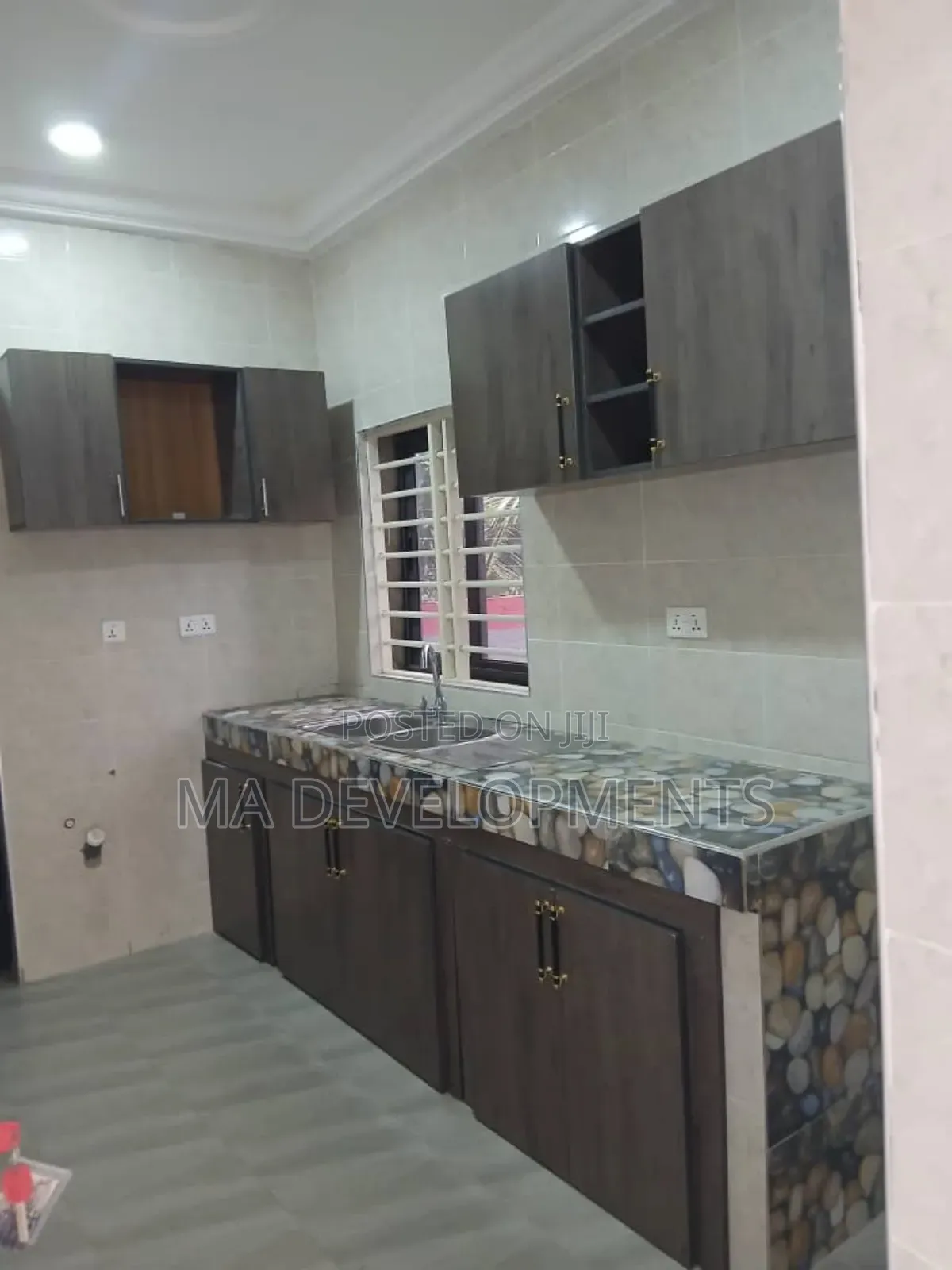3bdrm Apartment in Mayera Pokuase for rent