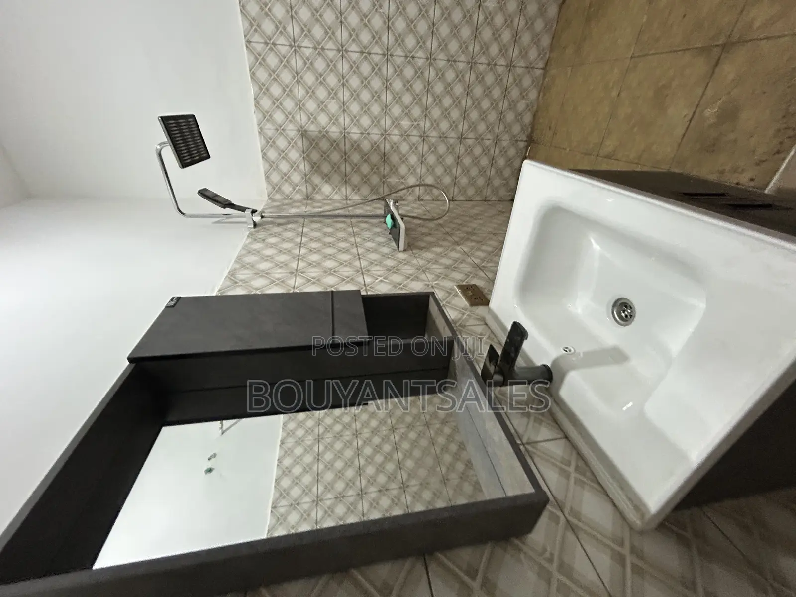 2bdrm Apartment in Old Ashongman for rent