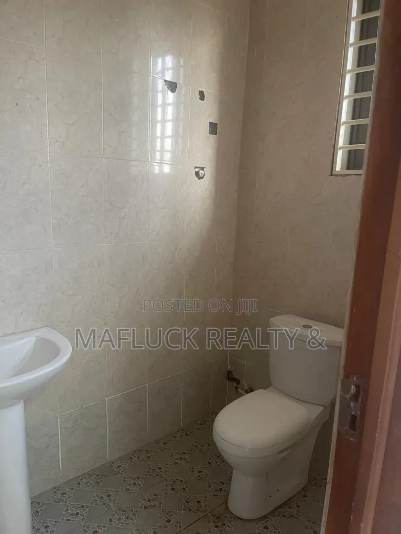 1bdrm Apartment in Lakeside Estate for rent