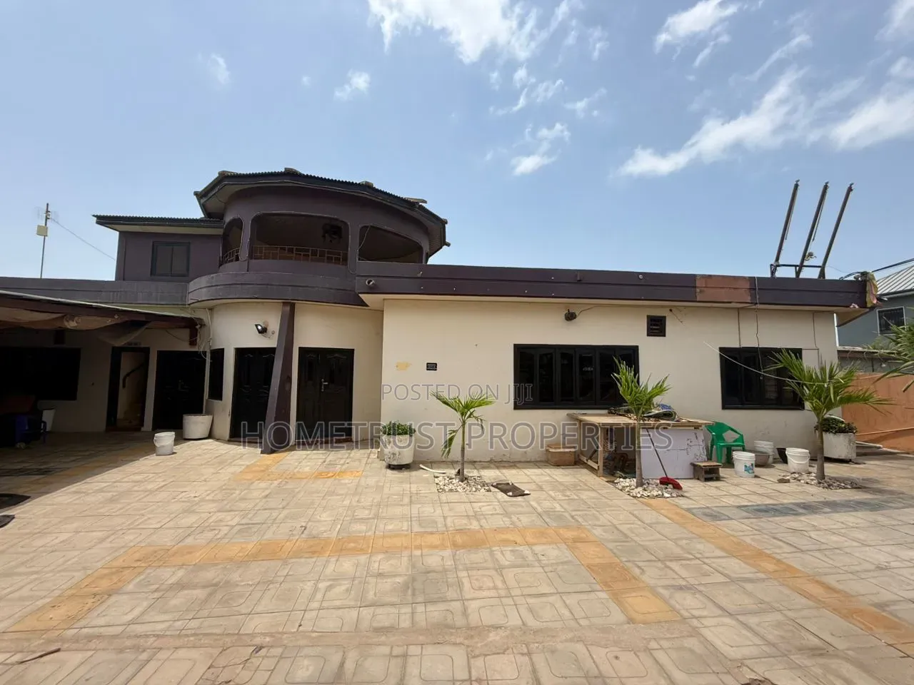 10 Bedroom House for Sale