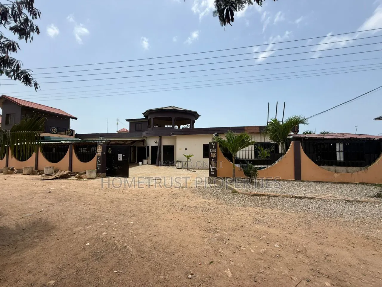10 Bedroom House for Sale