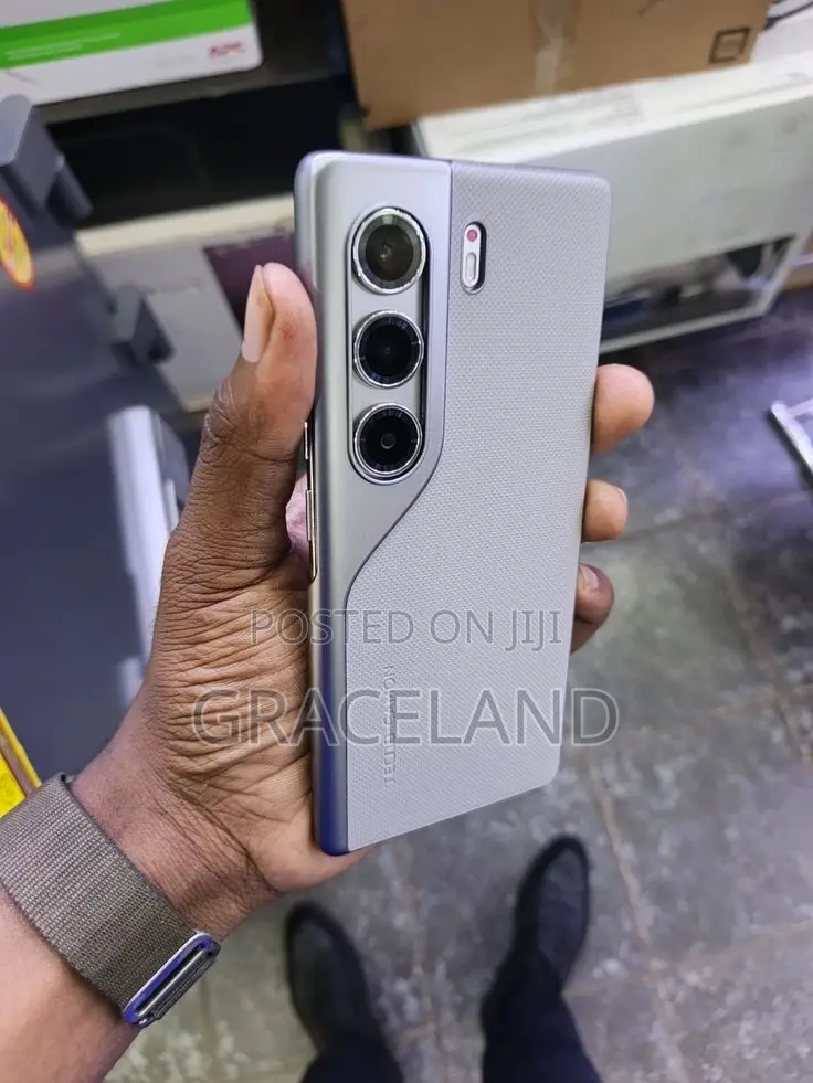 New Tecno Camon 40 Pro 4G 256 GB Gray