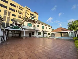 Furnished 7bdrm Apartment in East Legon Main, American House for rent
