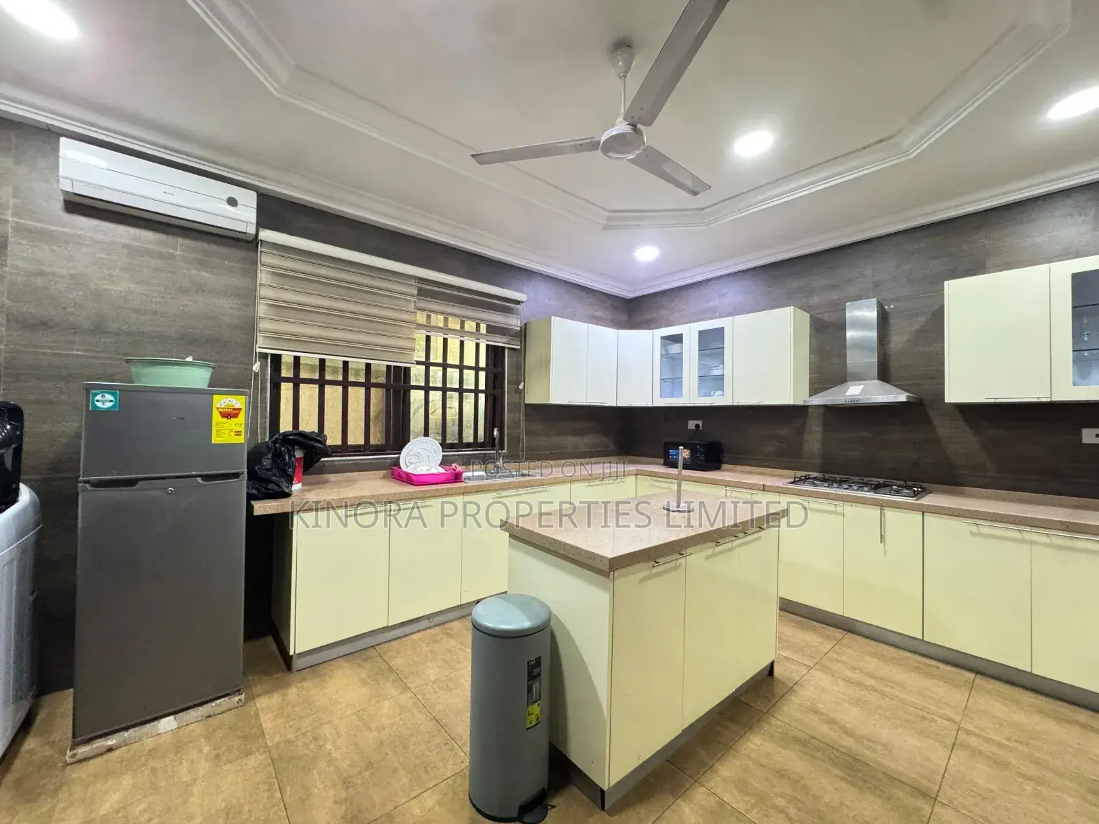 Furnished 7bdrm Apartment in East Legon Main, American House for rent