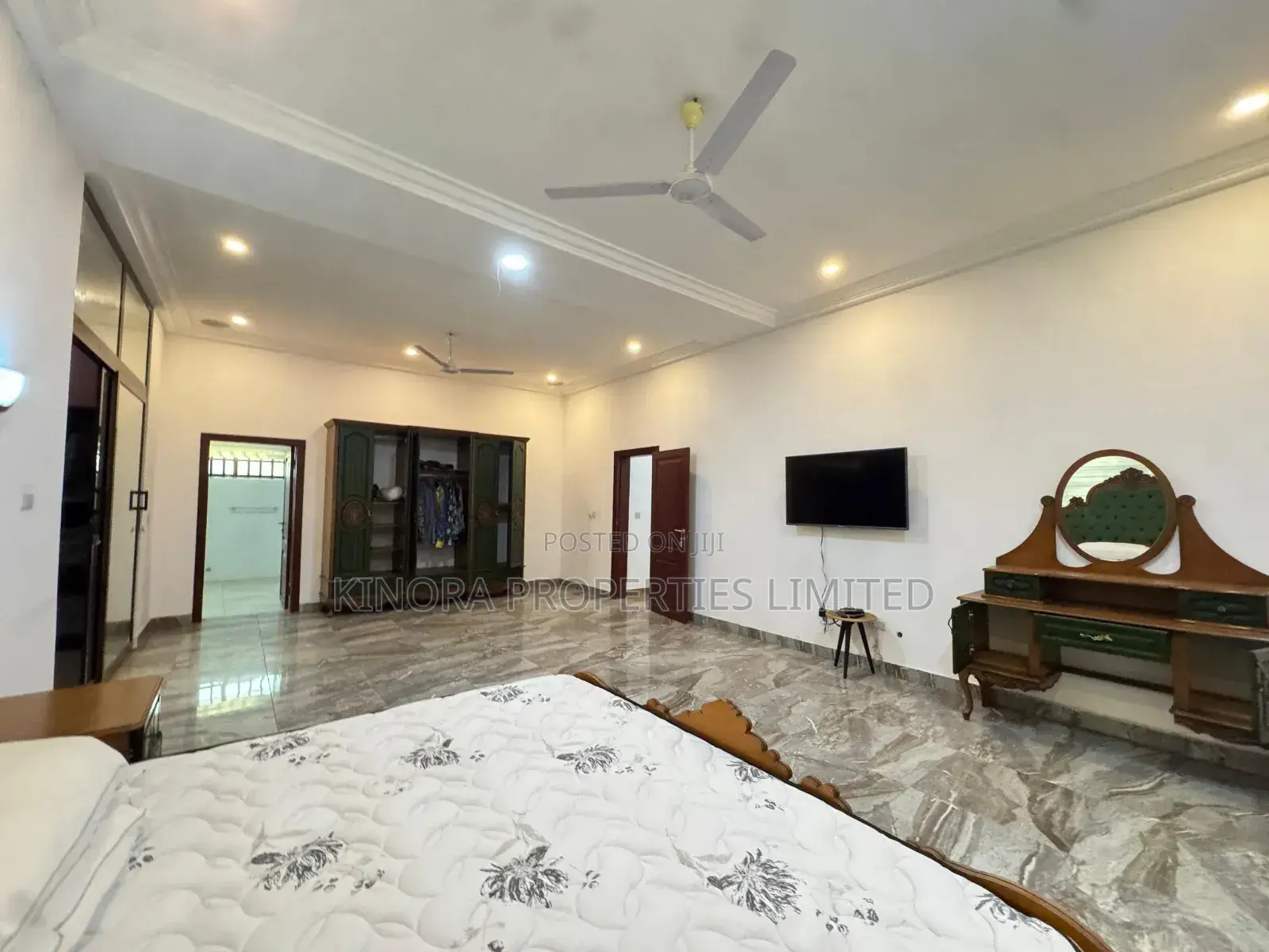 Furnished 7bdrm Apartment in East Legon Main, American House for rent
