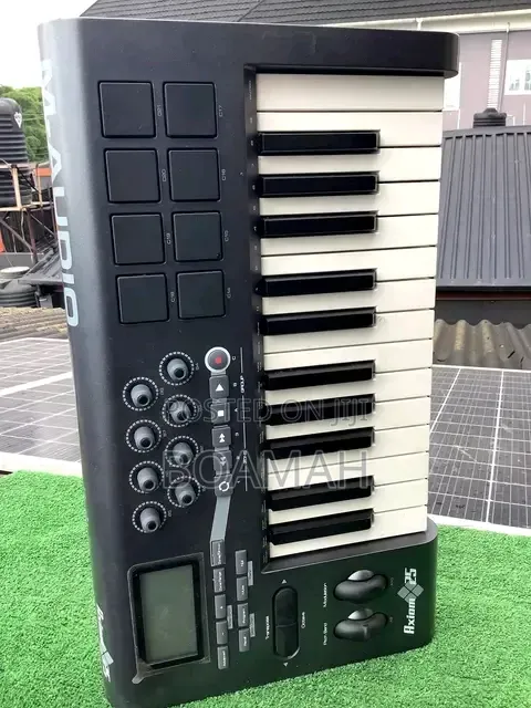 M Audio Studio Keyboard It's Every Good Condition