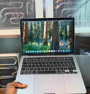 Laptop Apple MacBook Pro 2020 16GB Intel Core i7 SSD 512GB