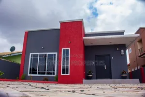 3bdrm Maisonette in Amasaman for sale