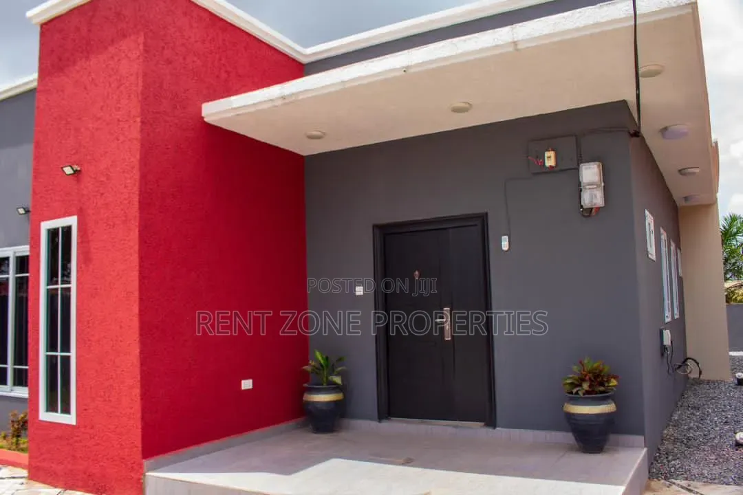 3bdrm Maisonette in Amasaman for sale