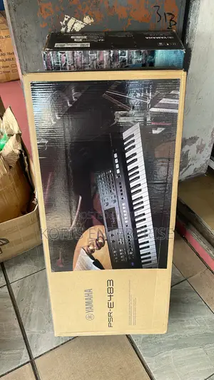 Yamaha PSR E483 Keyboard