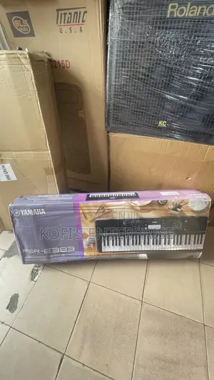 Yamaha PSR E383