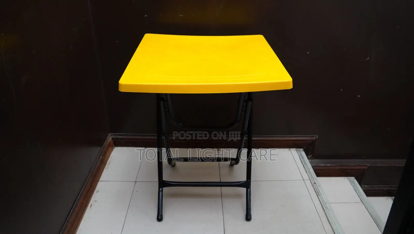 Foldable Mini Table