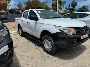 Mitsubishi Pickup For Rental