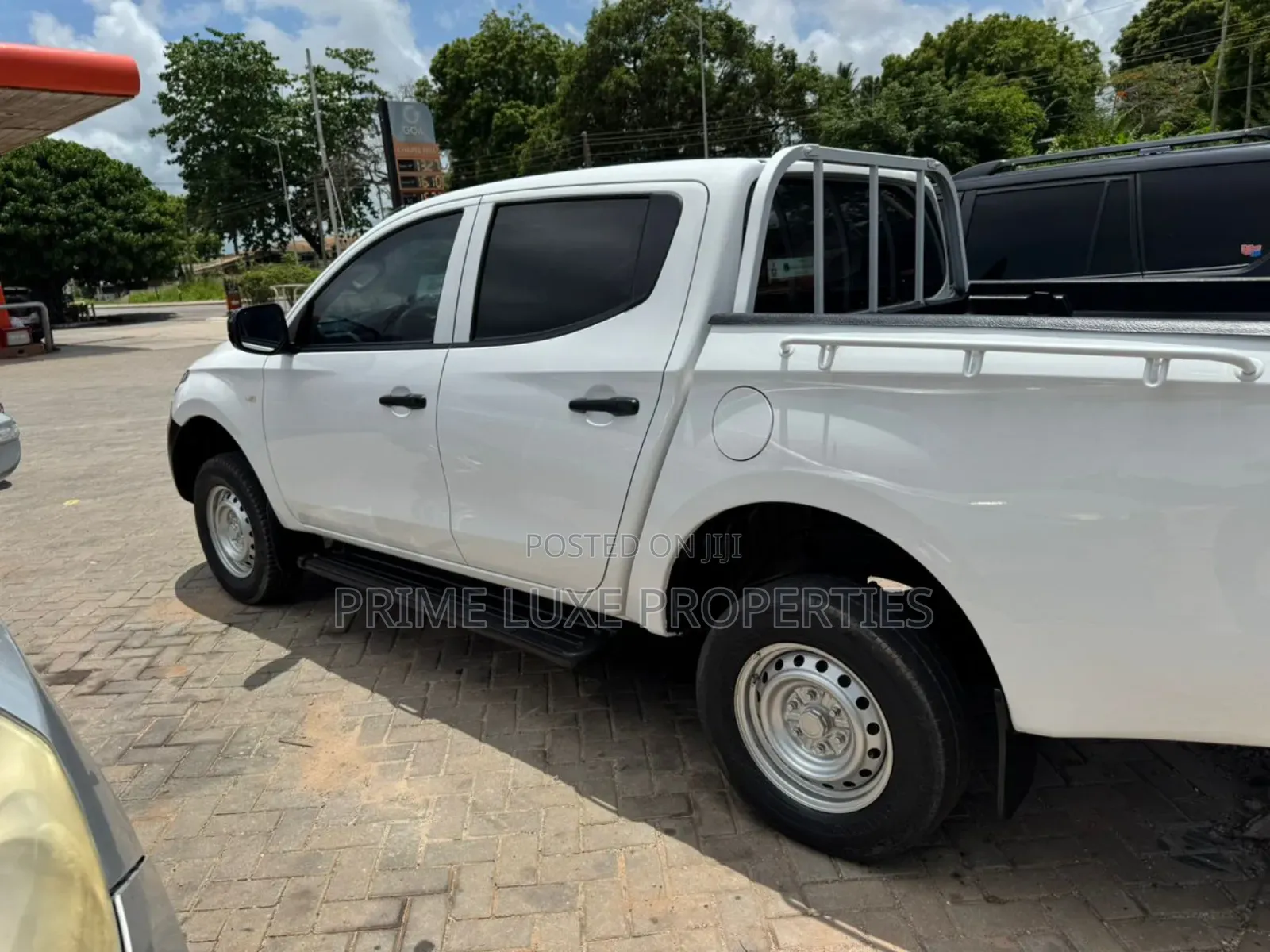 Mitsubishi Pickup For Rental