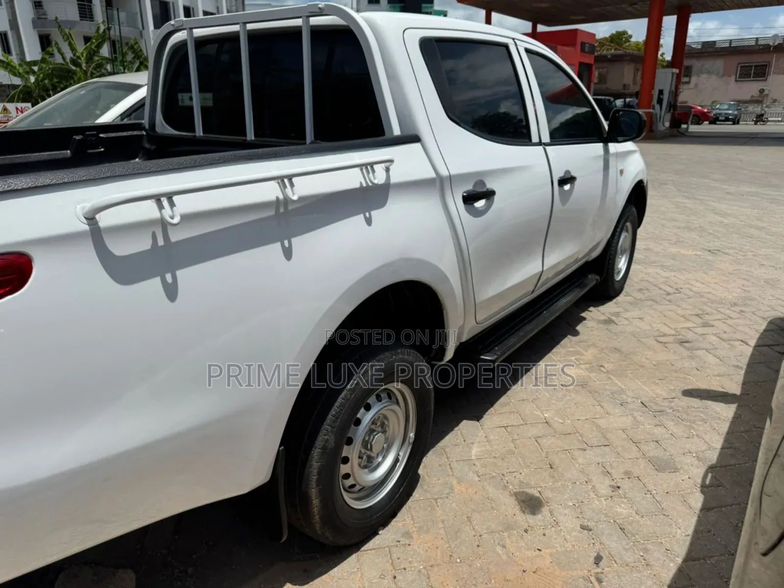 Mitsubishi Pickup For Rental