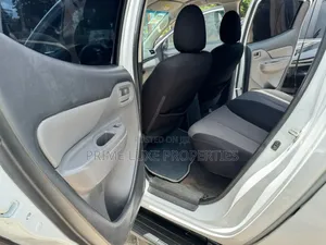 Mitsubishi Pickup For Rental