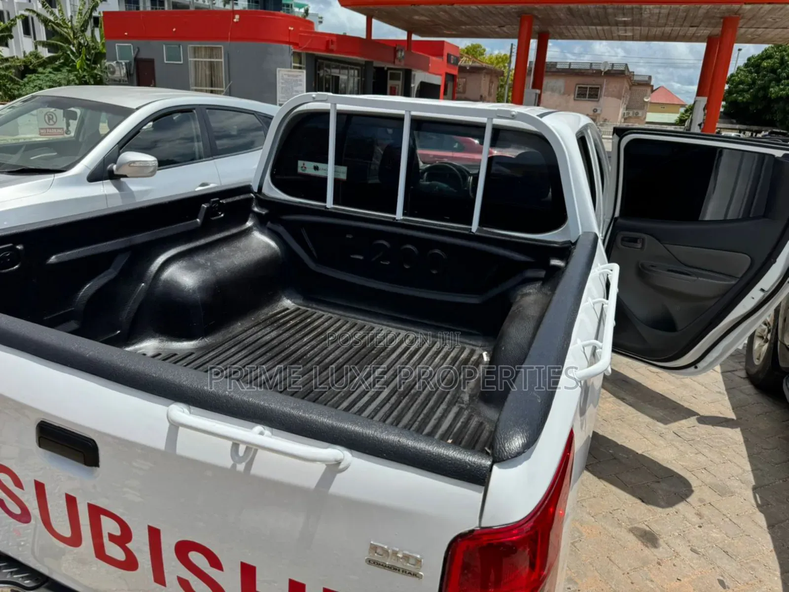 Mitsubishi Pickup For Rental