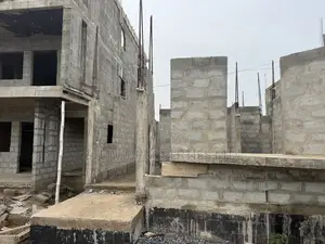 4bdrm House in Adenta, Housing Down for sale