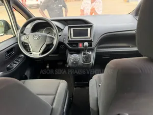 Toyota Voxy 2012 White