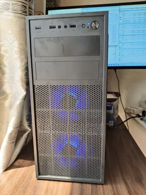 Desktop Computer 8GB Intel Xeon HDD+SSD 750GB