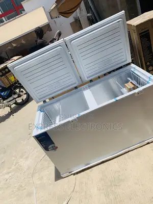Eco Mode Function Chest Freezer Double Door Midea 508l