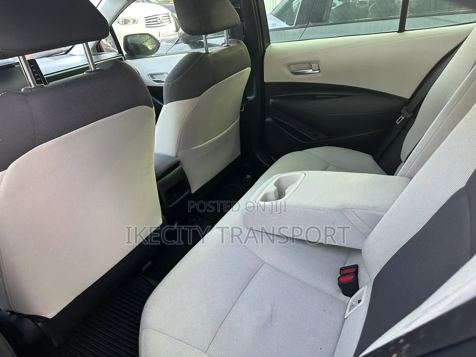 Toyota Corolla LE 2020 Red
