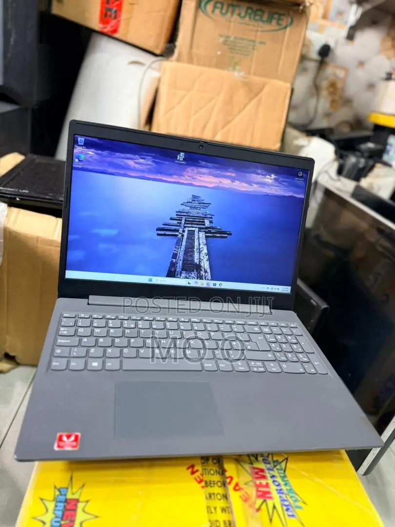 Laptop Lenovo Ideapad V14 IGL 8GB AMD Ryzen 5 SSD 256GB